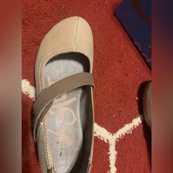 OTBT Salem size 5.5 GUC - Picture 6 of 14